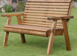 The quickest way to fix a wooden bench together.